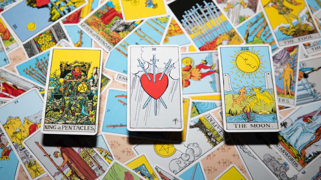 Why Is It Important To Read Tarot Cards?